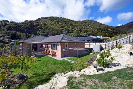 Photo of property in 19 Devenish Place, Atawhai, Nelson, 7010