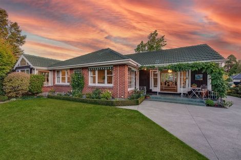Photo of property in 37 Wai-iti Terrace, Burnside, Christchurch, 8052
