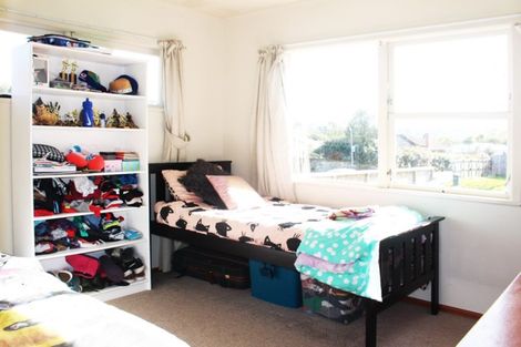 Photo of property in 8 Blenheim Street, Glenfield, Auckland, 0629