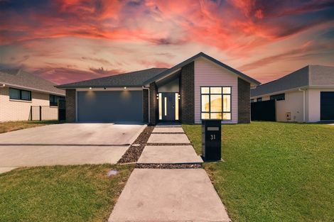 Photo of property in 31 Ruru Street, Cambridge, 3434