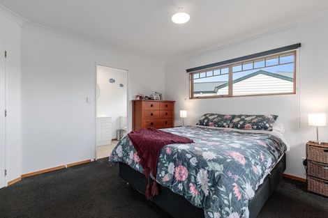 Photo of property in 53 Rototuna Road, Rototuna, Hamilton, 3210