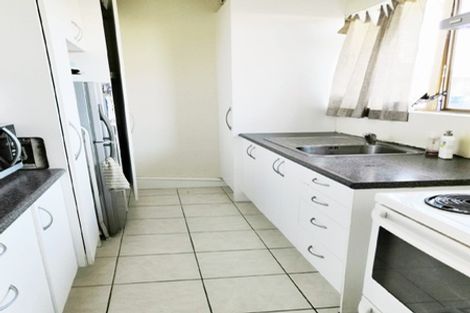 Photo of property in 67 Lincoln Park Avenue, Massey, Auckland, 0614