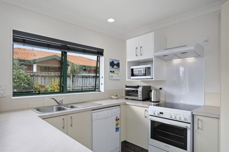 Photo of property in 9a Evans Road, Papamoa Beach, Papamoa, 3118