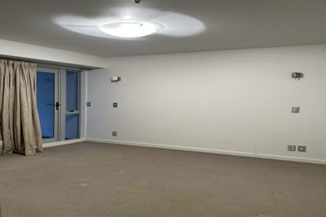 Photo of property in Aqua, 2/74 Oriental Parade, Oriental Bay, Wellington, 6011