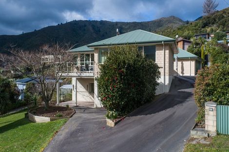 Photo of property in 34 Moana View Road, Waikawa, Picton, 7220
