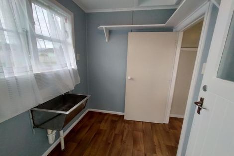 Photo of property in 35-37 Goldsmith Crescent, Levin, 5510