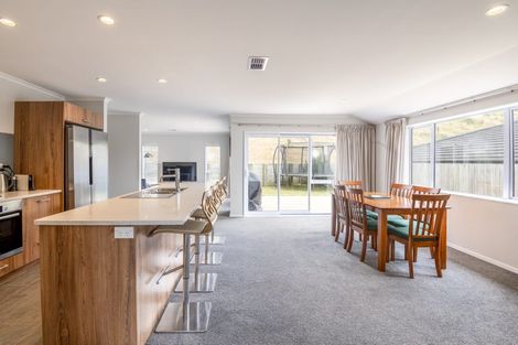 Photo of property in 17 Bickerton Rise, Churton Park, Wellington, 6037