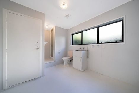 Photo of property in 10 Claverdon Drive, Massey, Auckland, 0614