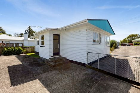 Photo of property in 5 Ranfurly Street, Frankleigh Park, New Plymouth, 4310