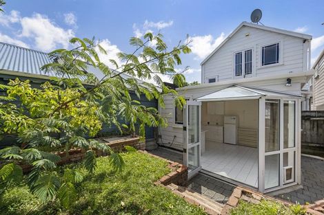 Photo of property in 74 Ellice Street, Mount Victoria, Wellington, 6011