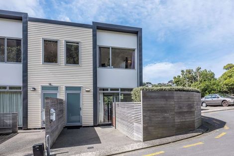 Photo of property in 33 Tiketike Way, Brooklyn, Wellington, 6021