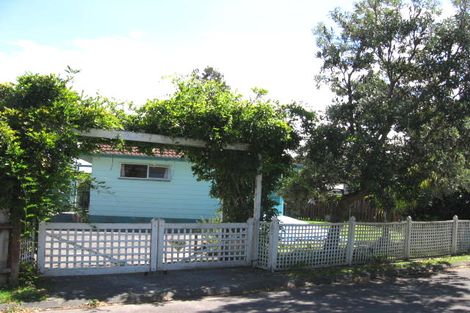 Photo of property in 85 Santiago Crescent, Unsworth Heights, Auckland, 0632