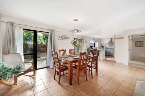 Photo of property in 15 Seneca Court, Golflands, Auckland, 2013