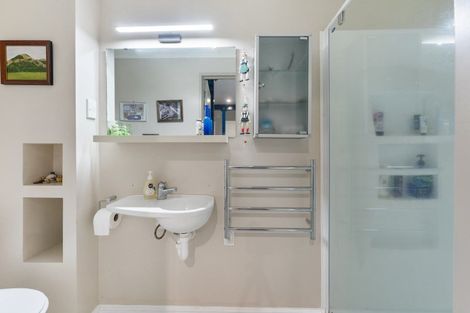 Photo of property in 99 Lake Crescent, Hamilton Lake, Hamilton, 3204