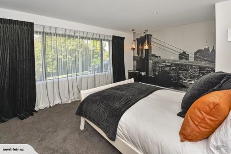 Photo of property in 64b Heathcote Road, Castor Bay, Auckland, 0620