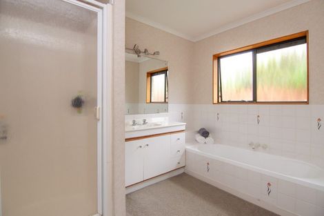 Photo of property in 23 Cashmere Drive, Fitzherbert, Palmerston North, 4410