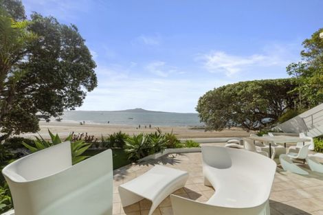 Photo of property in 2/9 The Esplanade, Castor Bay, Auckland, 0620