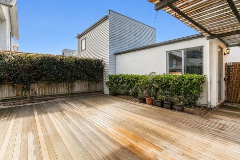 Photo of property in 21 Phar Lap Crescent, Takanini, 2112