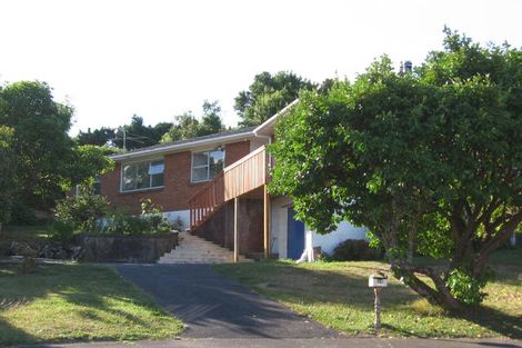Photo of property in 12 Verena Place, Green Bay, Auckland, 0604