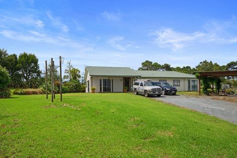 Photo of property in 10 Merewhira Road, Paremoremo, Albany, 0793