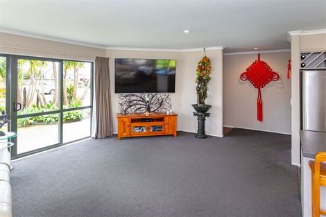 Photo of property in 60 Cholmondeley Crescent, Whitianga, 3510