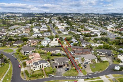 Photo of property in 8 Andara Close, Pinehill, Auckland, 0632