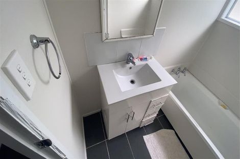 Photo of property in 2 Adel Place, Weymouth, Auckland, 2103