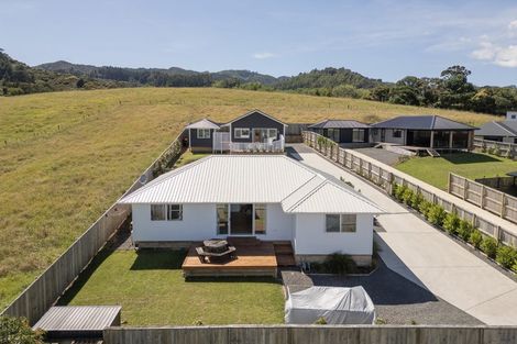Photo of property in 81 Greenhills Drive, Coromandel, 3506