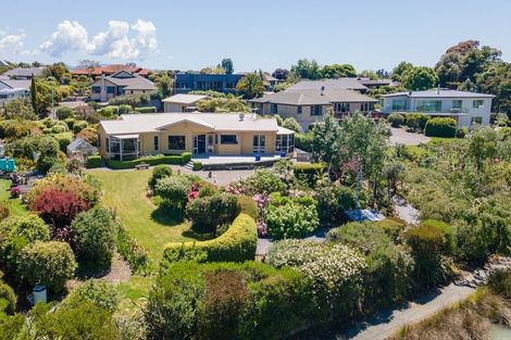 Photo of property in 8 Coutts Place, Mapua, 7005