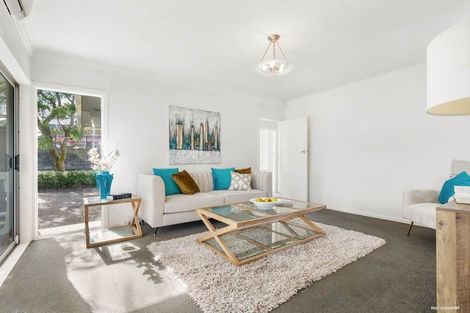 Photo of property in 544 Glenfield Road, Glenfield, Auckland, 0629