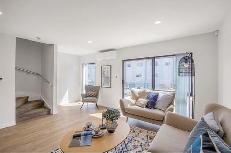 Photo of property in 16 Meritage Lane, Te Atatu South, Auckland, 0610