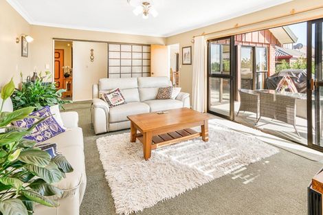 Photo of property in 98 Totara Drive, Pukete, Hamilton, 3200