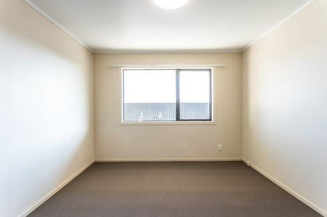 Photo of property in 2/2 Frost Road, Mount Roskill, Auckland, 1041