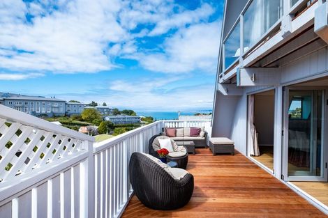 Photo of property in 6 Fitzroy Road, Bluff Hill, Napier, 4110