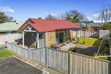Photo of property in 10 Glenarden Way, Ranui, Auckland, 0612