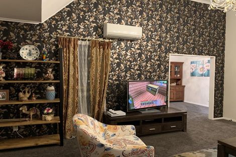 Photo of property in 27 Paddington Grove, Karori, Wellington, 6012