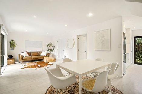 Photo of property in 3/52 Taharoto Road, Takapuna, Auckland, 0622