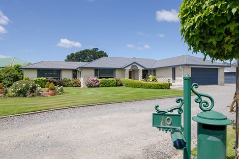 Photo of property in 10 Kenwyn Drive, Carterton, 5713