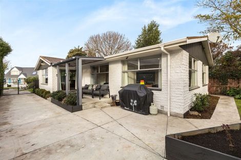 Photo of property in 8 Tracy Place, Redwood, Christchurch, 8051