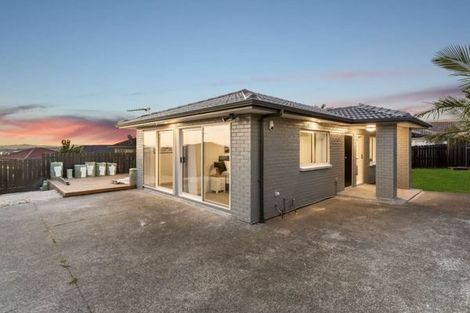 Photo of property in 53 Westerham Drive, Dannemora, Auckland, 2016