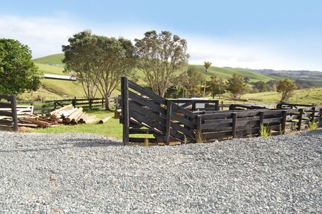 Photo of property in 598a Oneriri Road, Kaiwaka, 0573