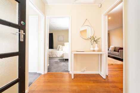 Photo of property in 11 Warwick Street, Wilton, Wellington, 6012