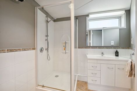 Photo of property in 27 Baring Terrace, Strandon, New Plymouth, 4312