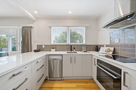 Photo of property in 2/50a Ireland Road, Mount Wellington, Auckland, 1060