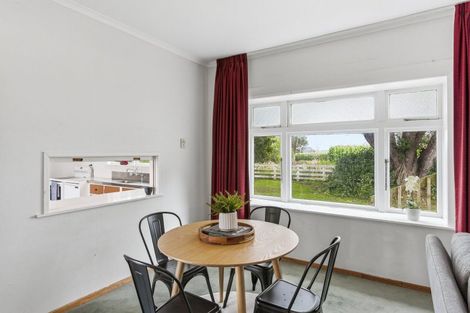 Photo of property in 225 Kuku Beach Road, Kuku, Manakau, 5570