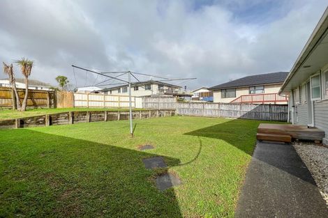 Photo of property in 17 Alma Street, Te Atatu South, Auckland, 0610