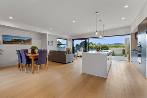 Photo of property in 1156a South Road, Oakura, 4314