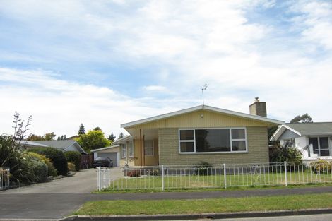 Photo of property in 32 Eglinton Street, Avondale, Christchurch, 8061