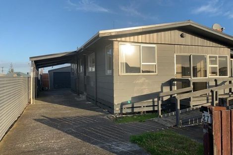 Photo of property in 27 Cross Street, Castlecliff, Whanganui, 4501