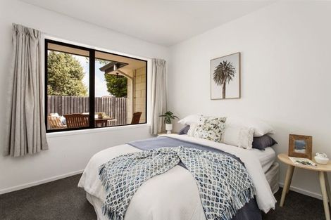 Photo of property in 2/30 Lees Road, Strowan, Christchurch, 8052